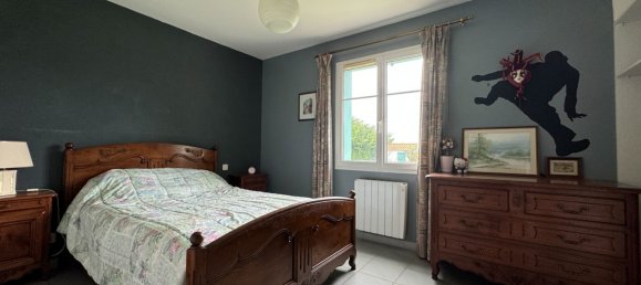 4 bedrooms House in Saint-Reverend, France No. 102995 12