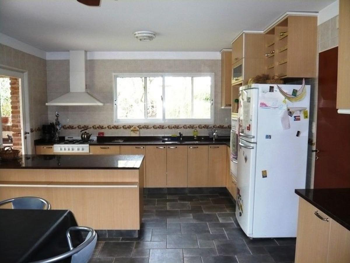 4 bedrooms House in Esteban Echeverria, Argentina No. 4801