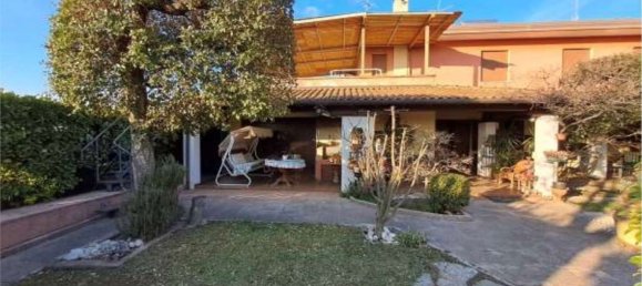 7 rooms Apartment in Arcade, Italy No. 288628 3