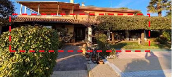 7 rooms Apartment in Arcade, Italy No. 288628 2