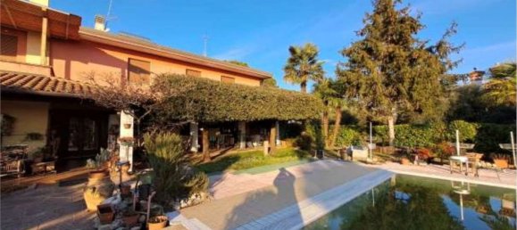 7 rooms Apartment in Arcade, Italy No. 288628 4