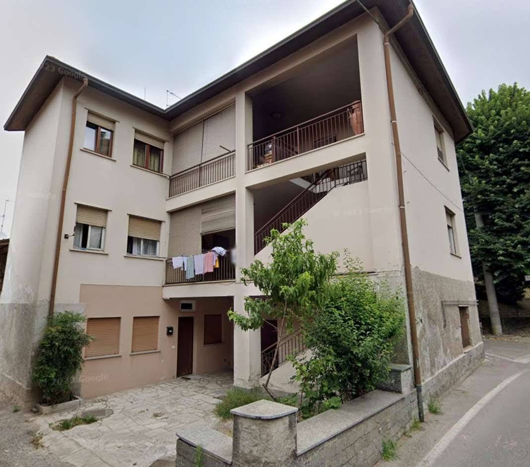 Квартира с 2 спальнями в Традате, Италия № 260161