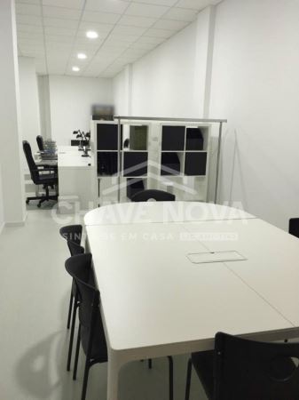 306m² Commercial property in Matosinhos, Portugal No. 61355