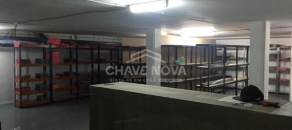 306m² Commercial property in Matosinhos, Portugal No. 61355 2