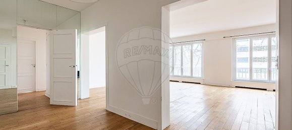 2 bedrooms Apartment in Paris, France No. 362710 2