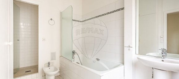 2 bedrooms Apartment in Paris, France No. 362710 5