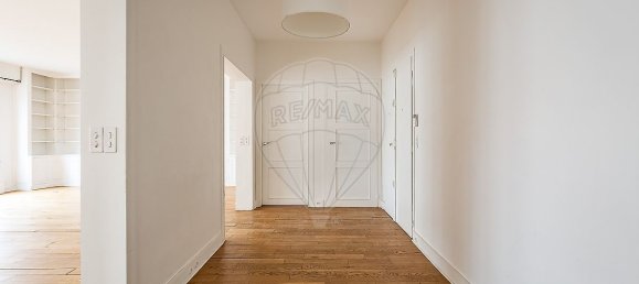 2 bedrooms Apartment in Paris, France No. 362710 3