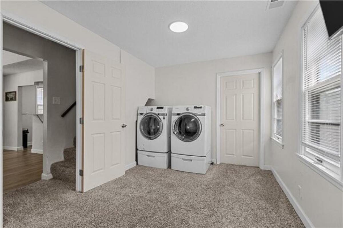 Дом с 4 спальнями в Канзас Сити, США № 375975