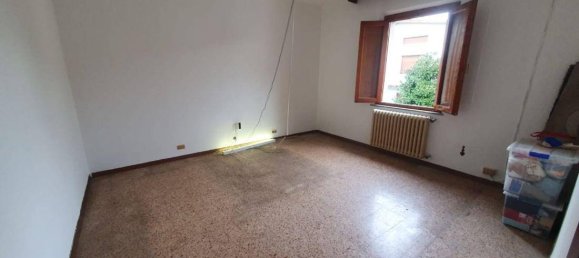 4 bedrooms House in Quarrata, Italy No. 45951 8