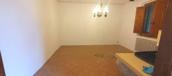 4 bedrooms House in Quarrata, Italy No. 45951 2