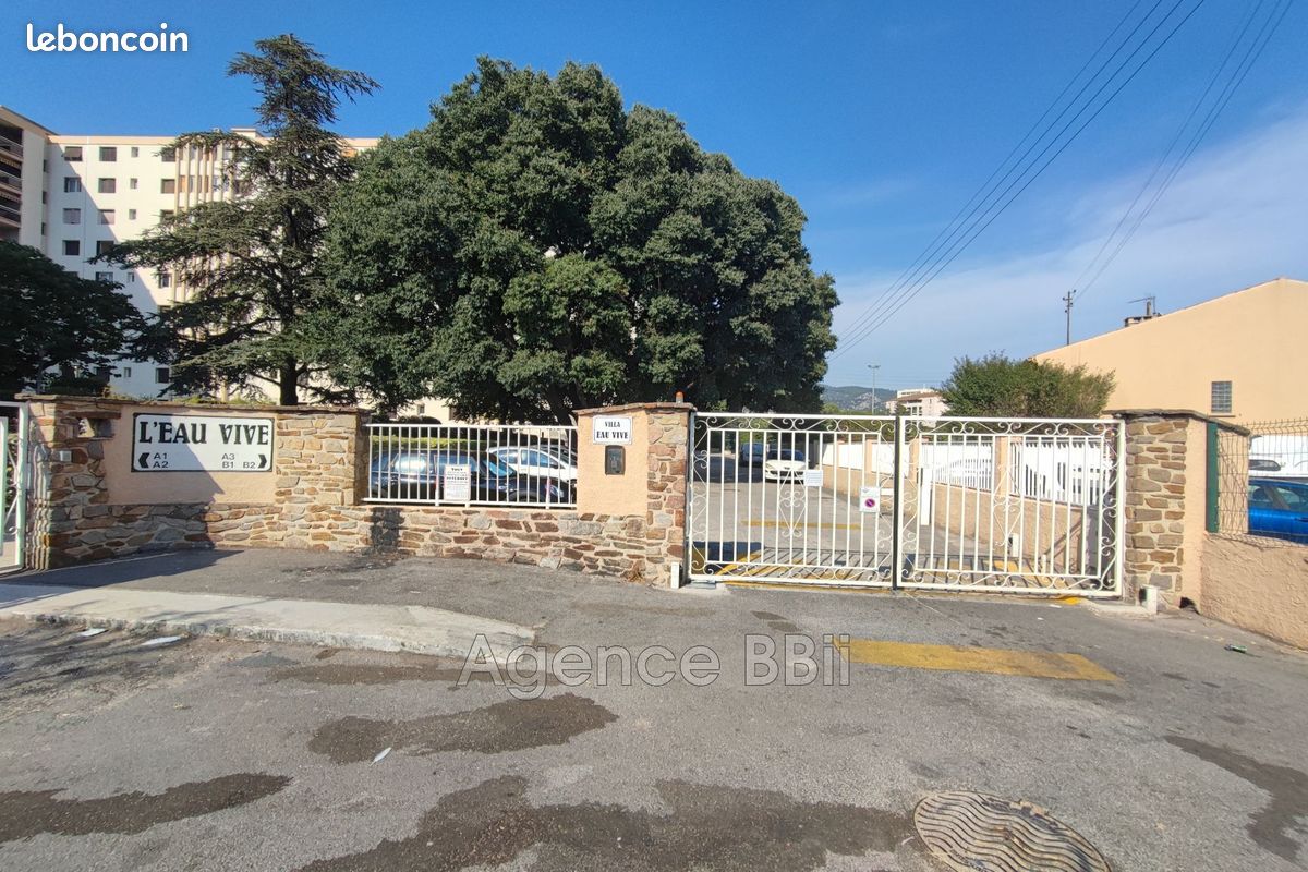 Garagem em Toulon, France N.º 325994