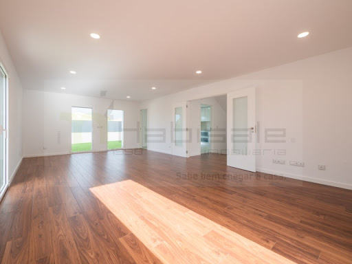 3 bedrooms Villa in Cascais, Portugal No. 205709