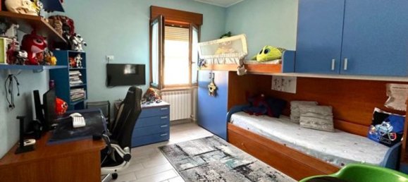 Квартира с 4 спальнями в Кампобассо, Италия № 313042 2