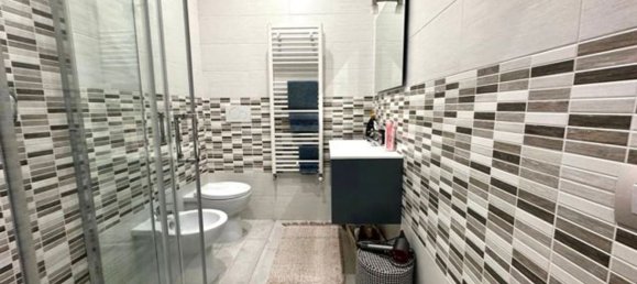 Квартира с 4 спальнями в Кампобассо, Италия № 313042 12