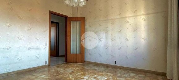 3 bedrooms Apartment in Turin, Italy No. 315717 2