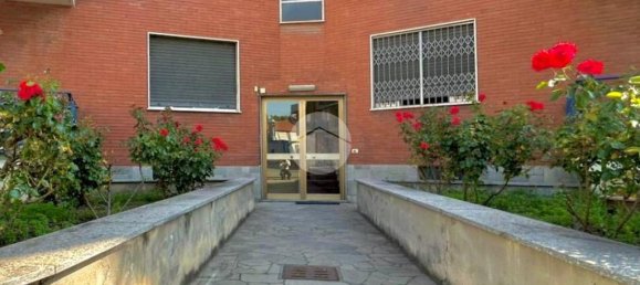 3 bedrooms Apartment in Turin, Italy No. 315717 4