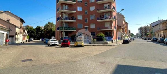 3 bedrooms Apartment in Turin, Italy No. 315717 5