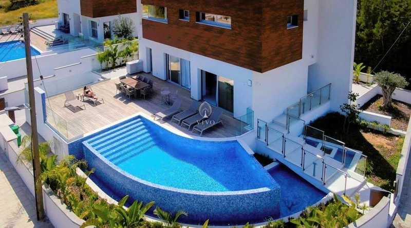 3 bedrooms Villa in Germasogeia, Cyprus No. 19175