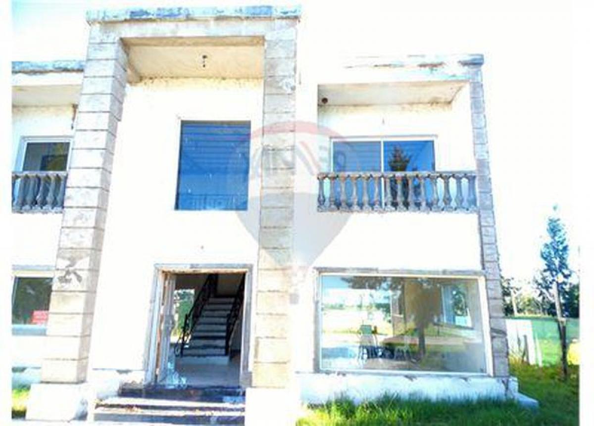 Casa de 5 dormitorios en San Vicente, Argentina No. 11214