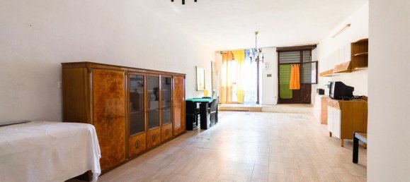 Gewerbliche Immobilie in Foggia, Italy 60m², Nr. 69293 8