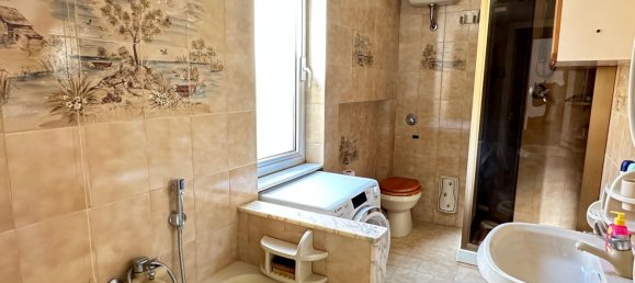 3 bedrooms Apartment in Genoa, Italy No. 358056 12