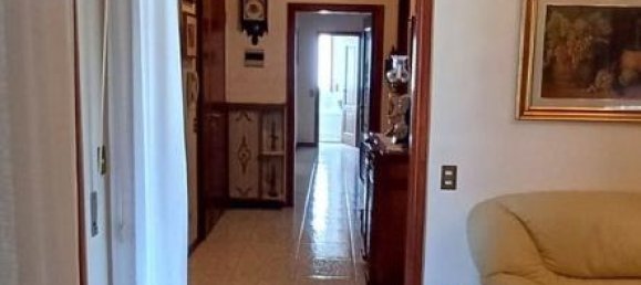 6-salle Appartement à Pistoia, Italy No. 232640 2
