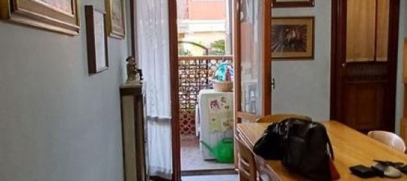 6-salle Appartement à Pistoia, Italy No. 232640 3