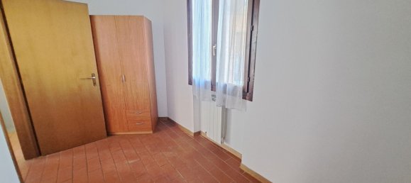 4 bedrooms House in Signa, Italy No. 323144 8