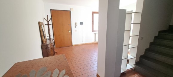 4 bedrooms House in Signa, Italy No. 323144 10