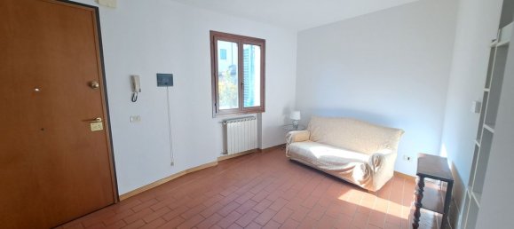 4 bedrooms House in Signa, Italy No. 323144 2