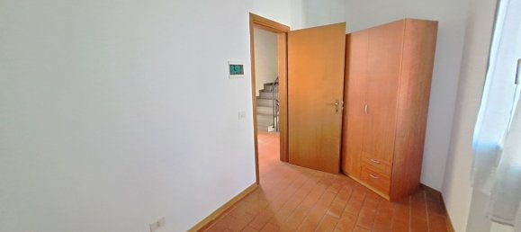 4 bedrooms House in Signa, Italy No. 323144 9