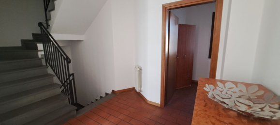 4 bedrooms House in Signa, Italy No. 323144 11