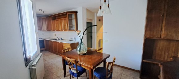 4 bedrooms House in Signa, Italy No. 323144 18