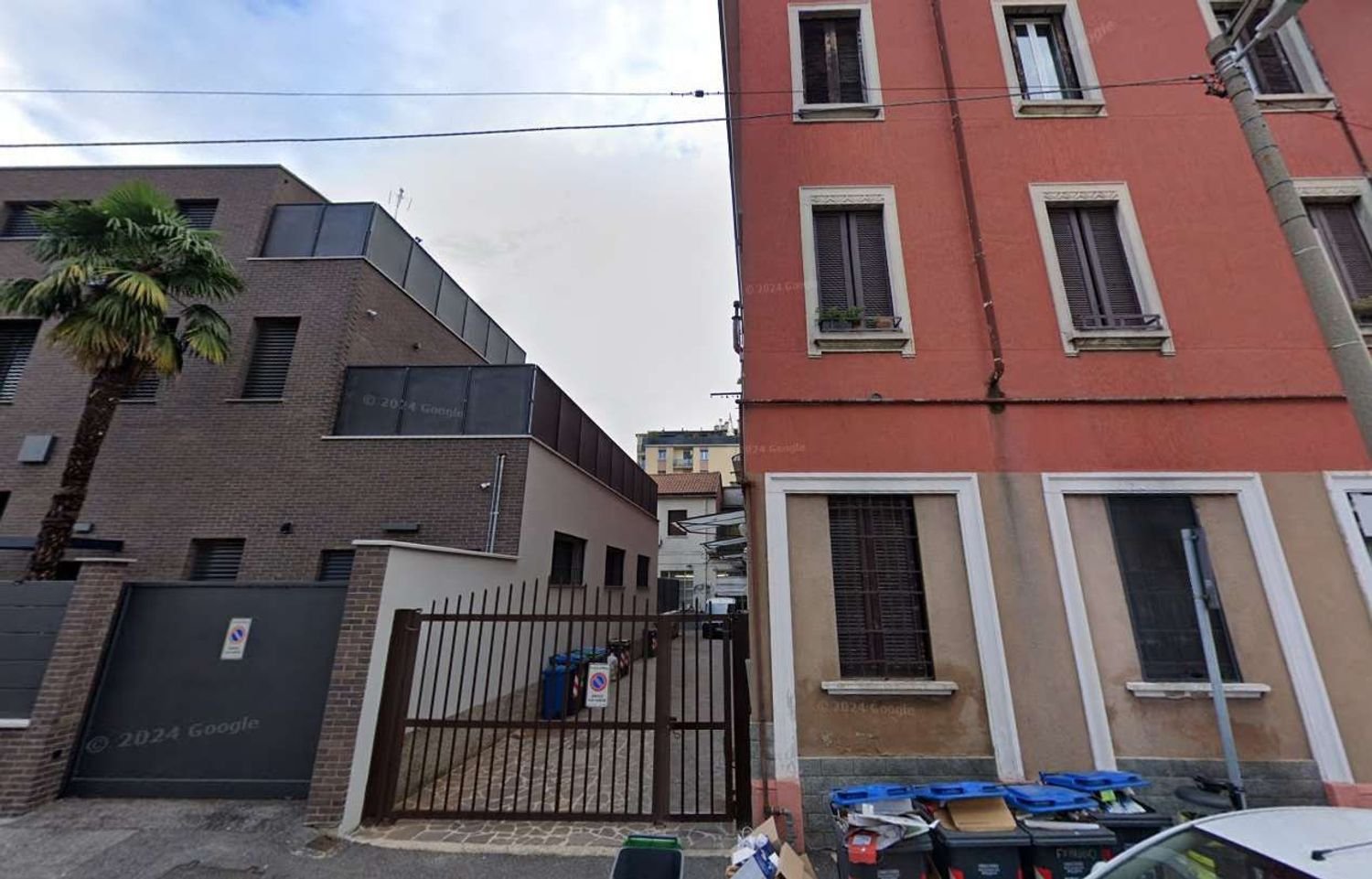 2غرفة شقة في Monza, Italy رقم 186891