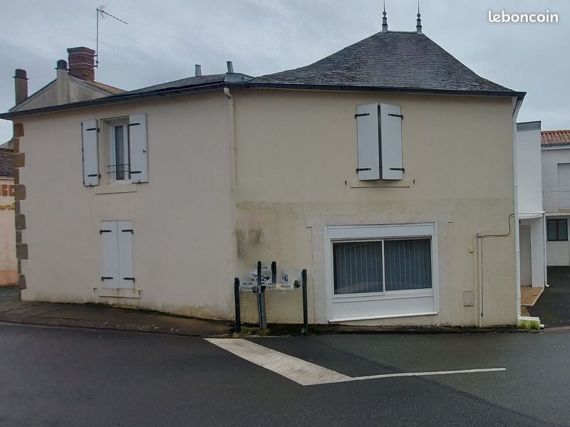 Adosado de 3 dormitorios en L'Hermenault, France No. 189799