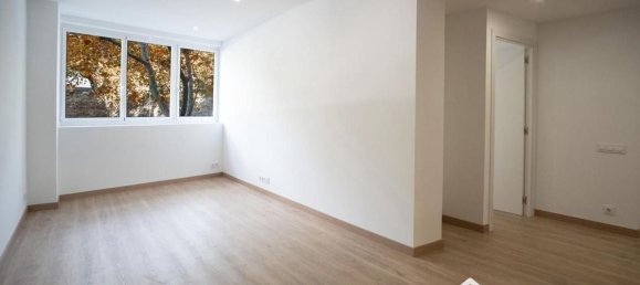 2 Schlafzimmer Wohnung in Sants-Montjuic, Spain, Nr. 141819 2