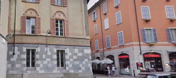 Apartamento de 3 dormitorios en Como, Italy No. 361918 2