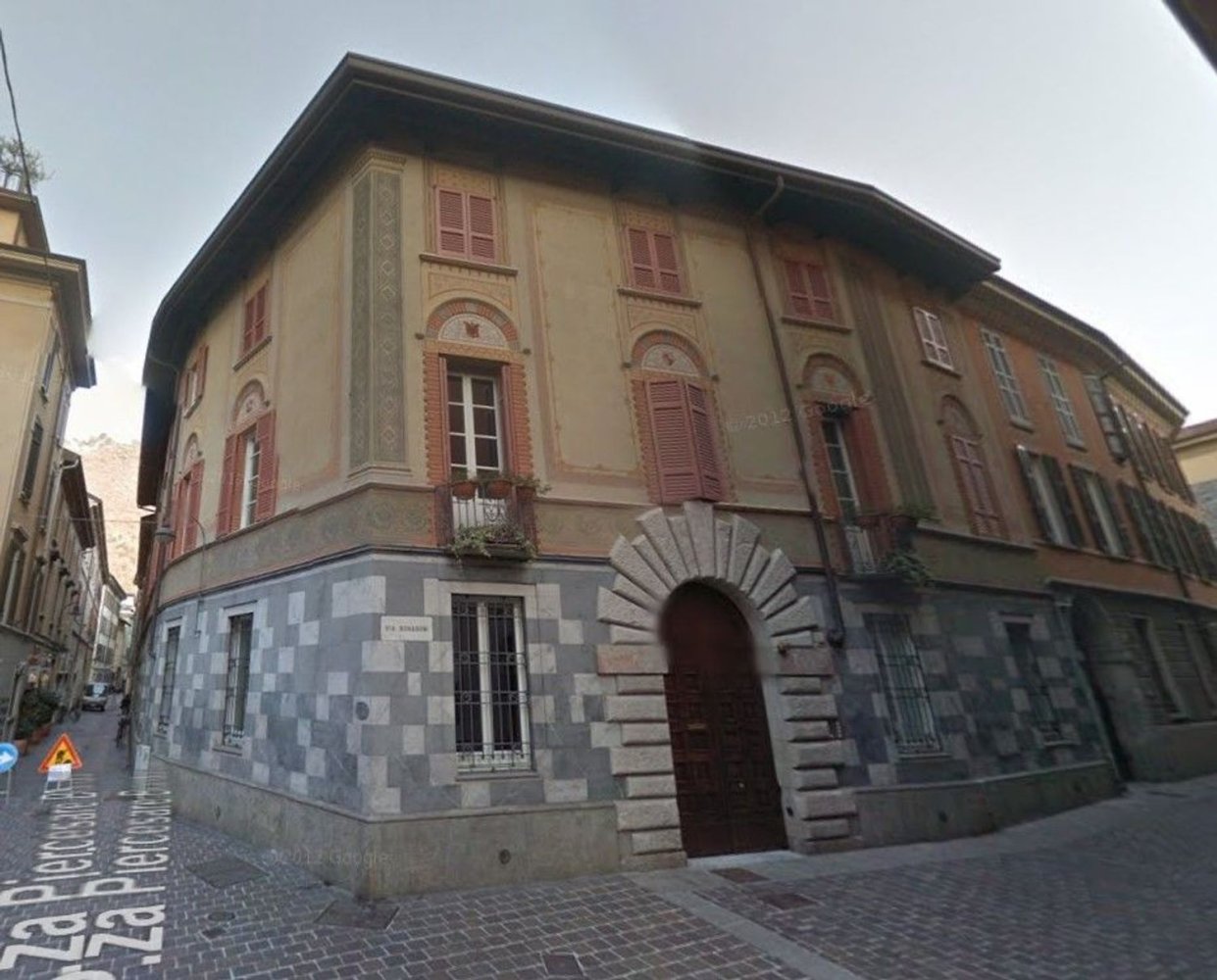 Apartamento de 3 dormitorios en Como, Italy No. 361918