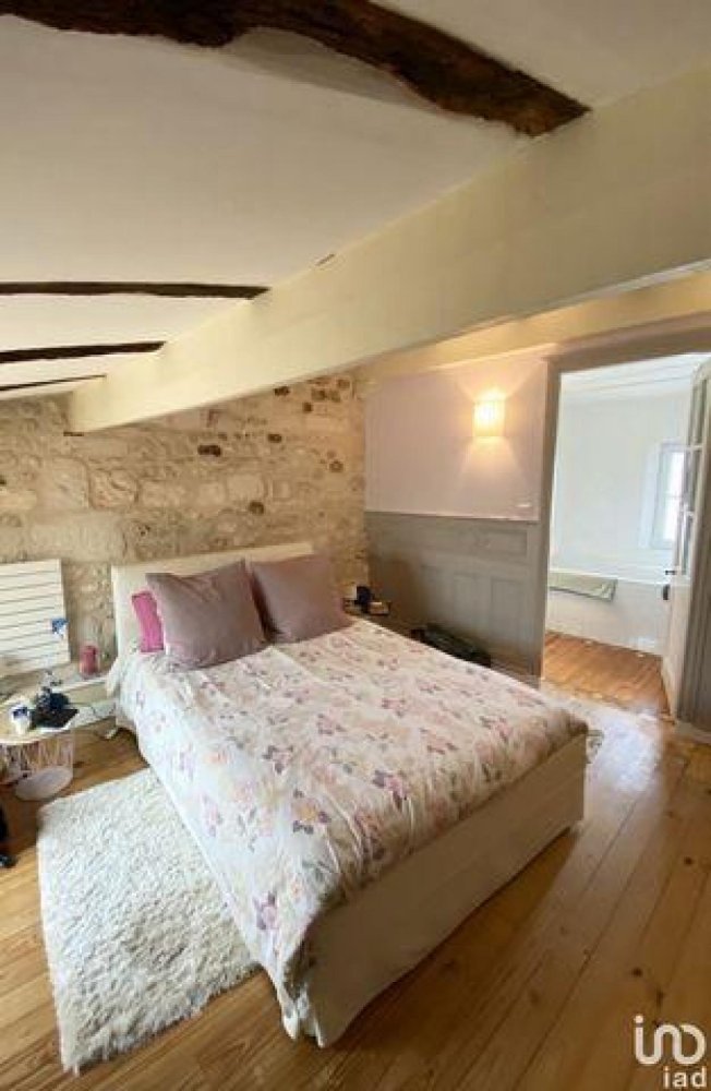 2 bedrooms House in Saintes, France No. 30699