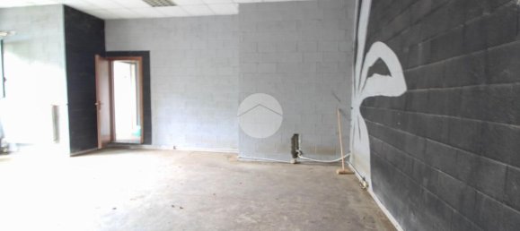 300m² Warehouse in Zelo Buon Persico, Italy No. 30261 5
