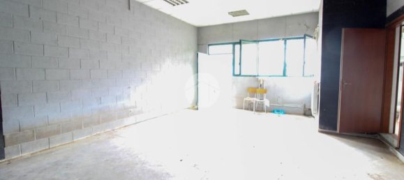 300m² Warehouse in Zelo Buon Persico, Italy No. 30261 6