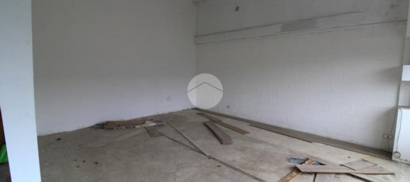 300m² Warehouse in Zelo Buon Persico, Italy No. 30261 10