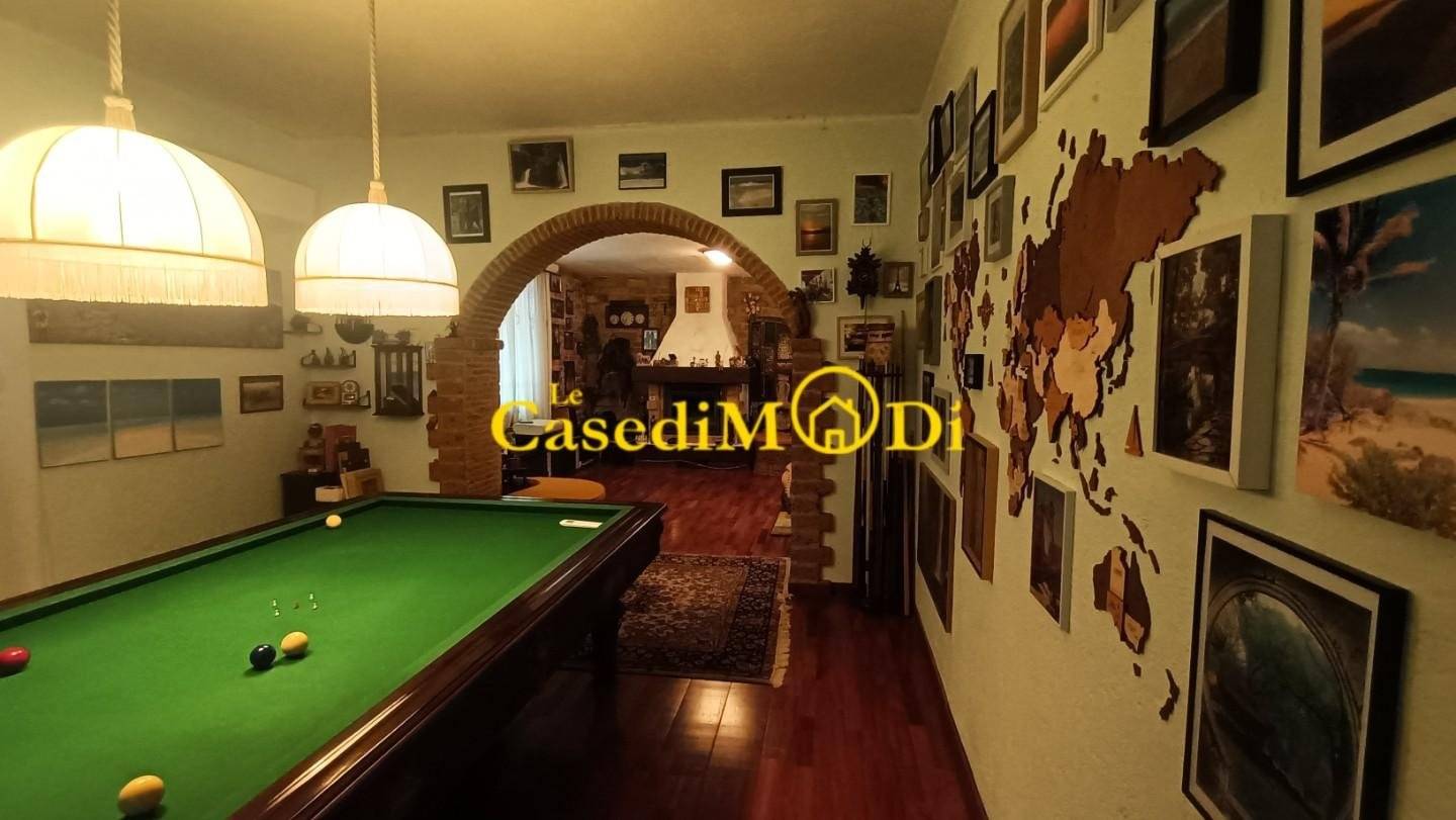 Villa de 4 dormitorios en Collesalvetti, Italy No. 348972