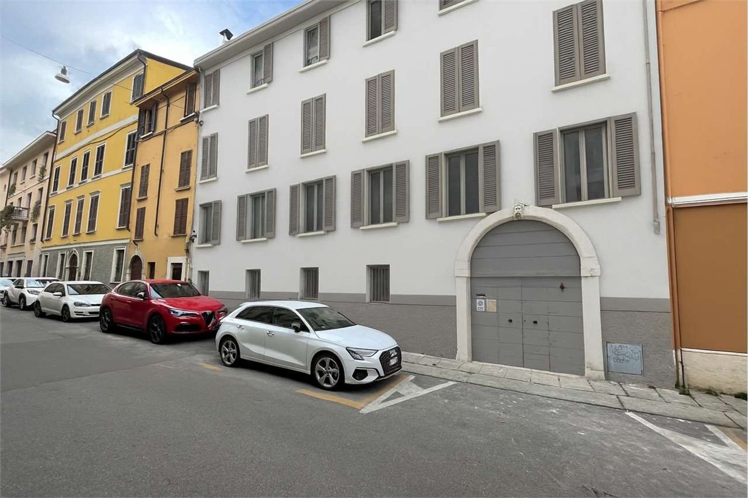 3 bedrooms Apartment in Brescia, Italy No. 361355