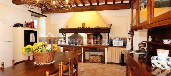 Casa de 6 dormitorios en Cortona, Italy No. 230099 4