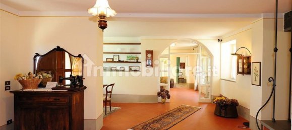 Casa de 6 dormitorios en Cortona, Italy No. 230099 37