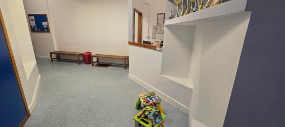 5 rooms Commercial property in Rome, Italy No. 33874 2