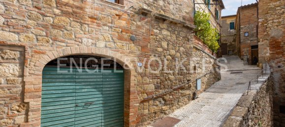 2 bedrooms House in Cetona, Italy No. 63835 3