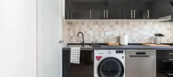 3 bedrooms Apartment in Ciutat Vella, Spain No. 28441 4