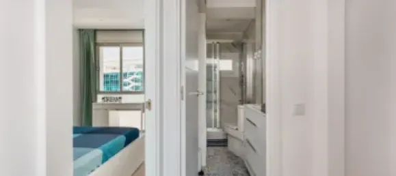 3 bedrooms Apartment in Ciutat Vella, Spain No. 28441 9